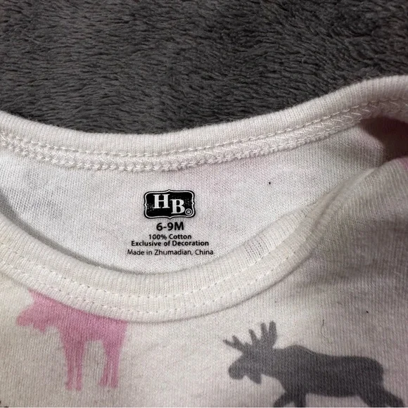 Hudson Baby Girl Button Coverall - Moose Print- 6-9 months - Picture 3 of 3